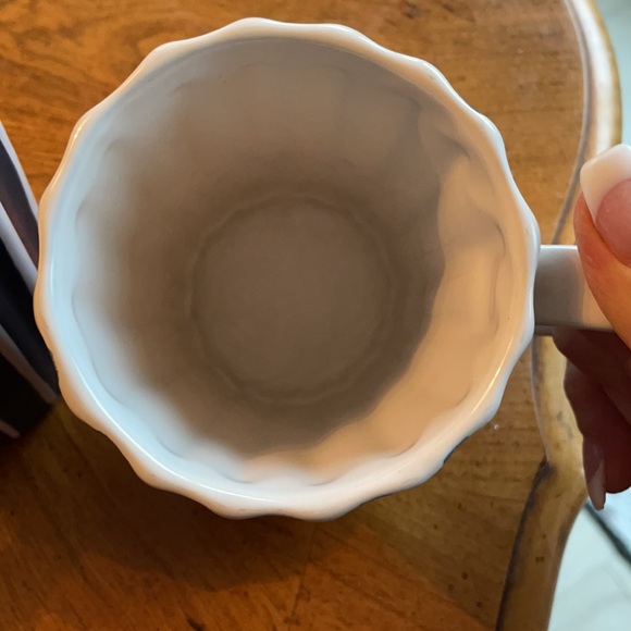 RARE STARBUCKS. Set of 2! Beautiful 2008 mugs in Navy Blue/White Stripes - Picture 4 of 10